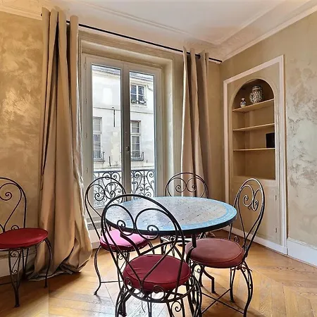 Апартаменты 4th - The Marais - Rosiers Париж