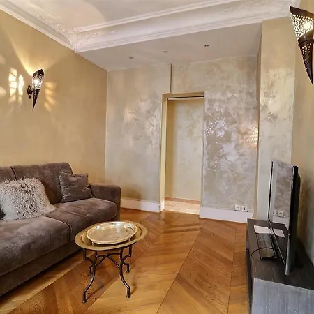 4th - The Marais - Rosiers Париж