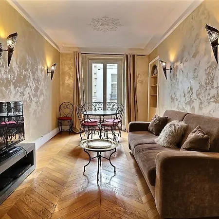 4th - The Marais - Rosiers